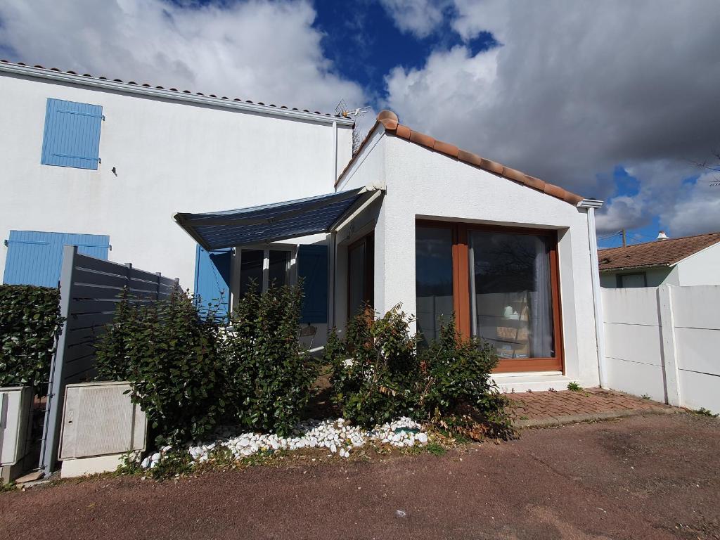 Maison à 300m de la Plage avec Jardinet, Parking Privé, et Wifi - La Faute-sur-Mer - FR-1-476-183