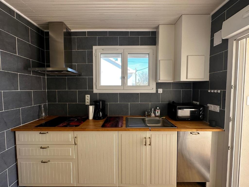 Maison de vacances cosy, 35m², 4 pers., cour privative et parking, proche plages et activités - FR-1-540-187