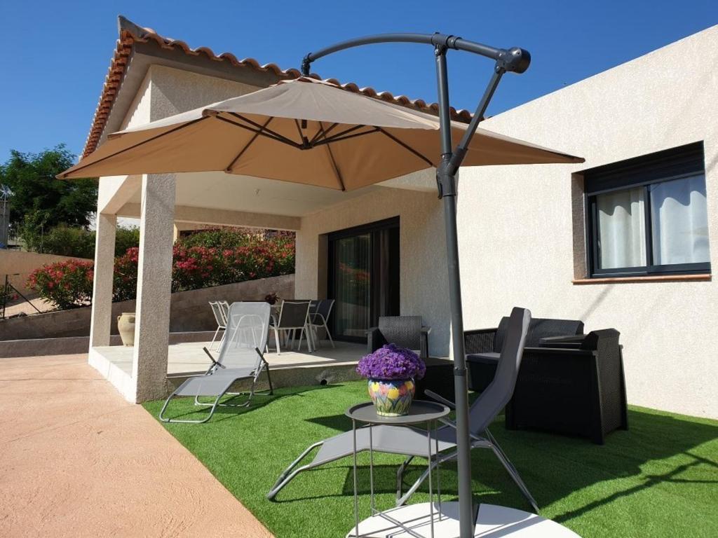 Villa Climatisée 3 Pièces avec Terrasse - À 5 min de la Plage et du Centre de Porticcio - FR-1-61-496