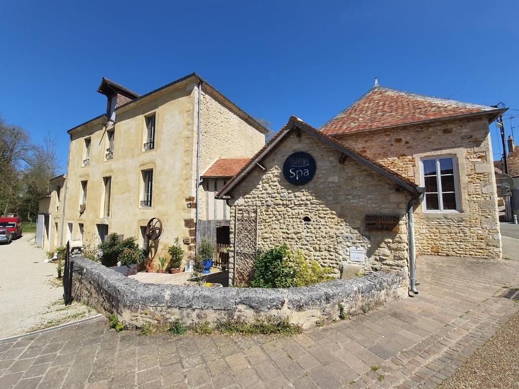 Gîte du Moulin de Barutel Mamers,Petite maison avec 1 chambre idéale couple,SPA et Soins sur réservation
