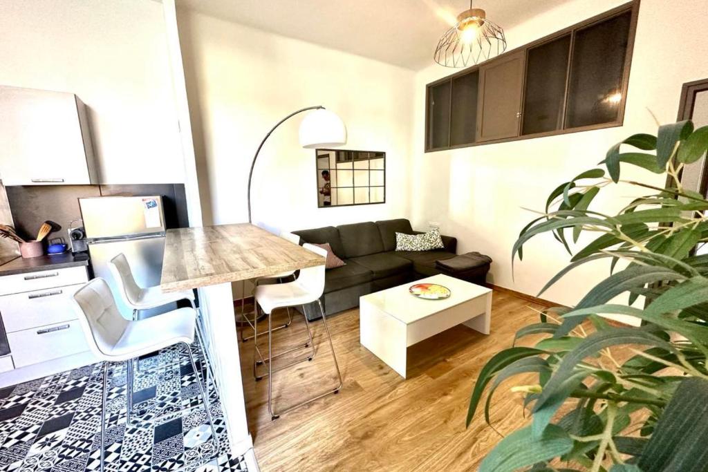 Spacious cocoon close to the beach