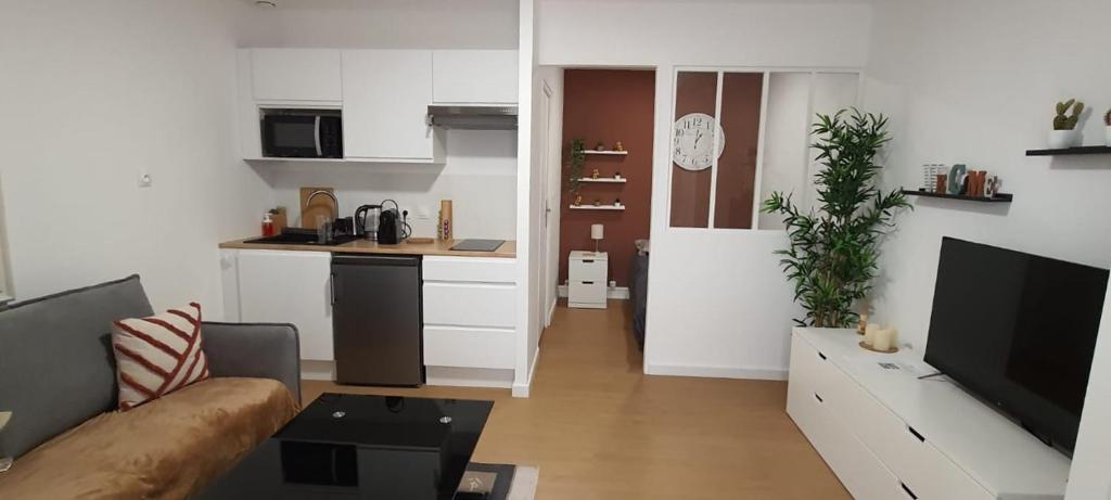 Studio 28