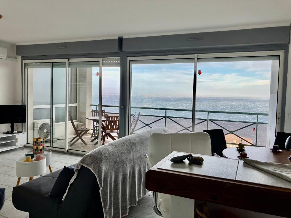 studio cosy avec vue panoramique