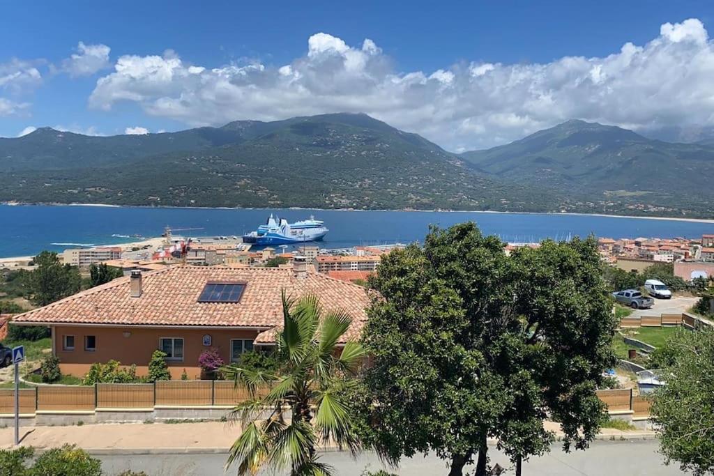 Studio équipé vue mer