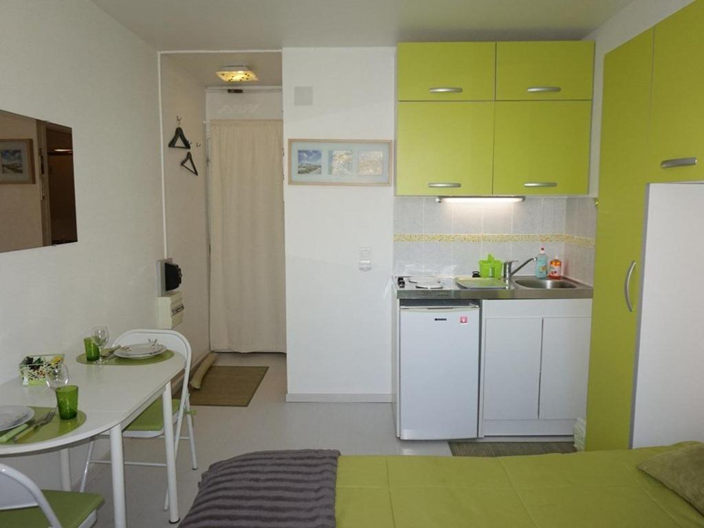 Studio fonctionnel proche commerces et mer à Merville-Franceville-Plage - FR-1-465-102