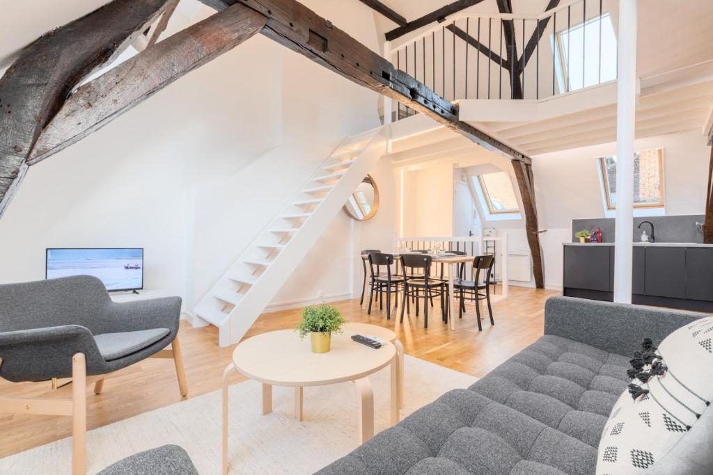 Charming bright flat in Vieux Lille.