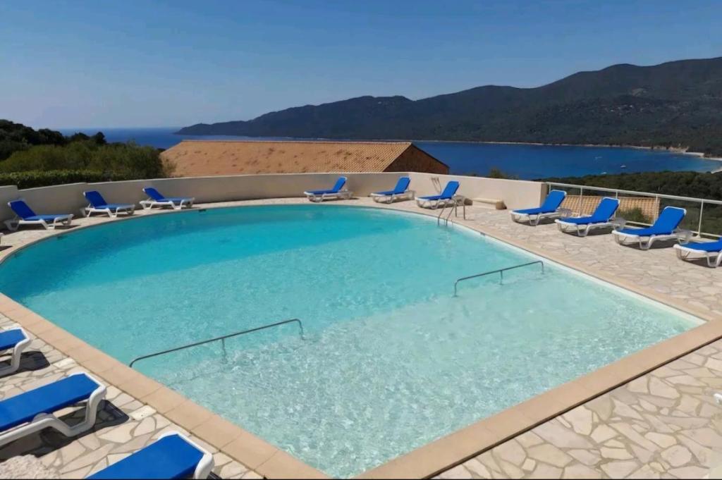 Caseddu T2 N 14, Alba Rossa avec Piscine Chauffée
