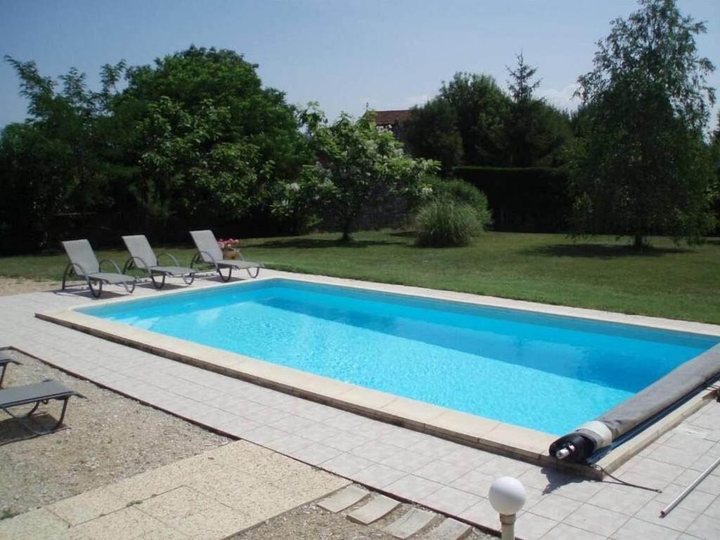 Villa charmante a Loubressac avec grande piscine privee