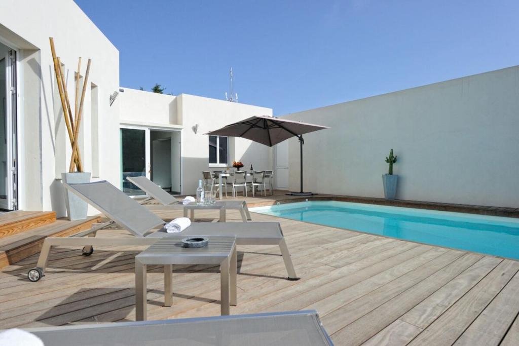 Location villa de luxe vue mer piscine chauffée Bonifacio