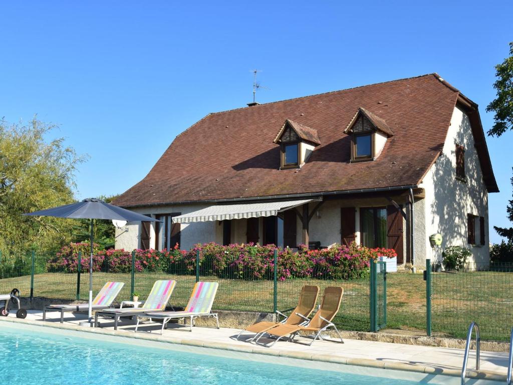 Comfy villa near Alvignac with private pool
