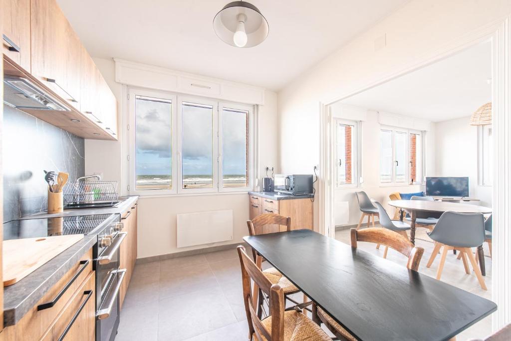 Vue Capitainerie , Charme & Confort en Bord de Mer