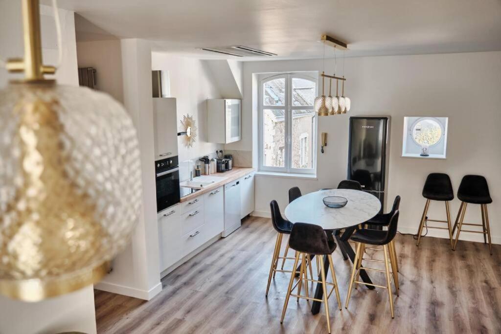 Vue Loire, hypercentre, spacieux, familial, climatisé, le Quai de Loire